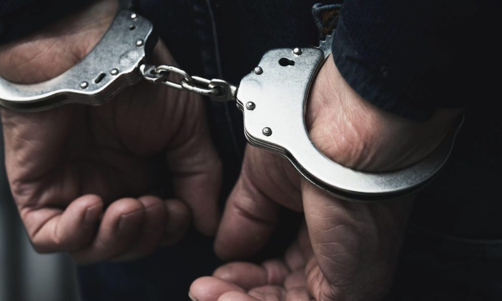 Thirteen persons arrested from gambling den
