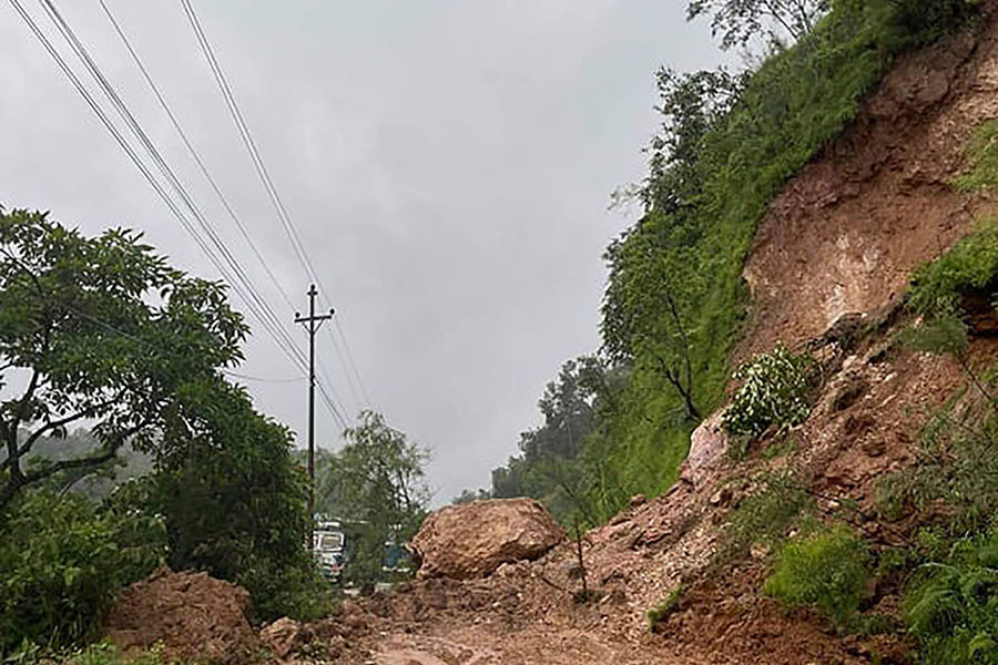 Landslides disrupt Narayangadh-Muglin road section