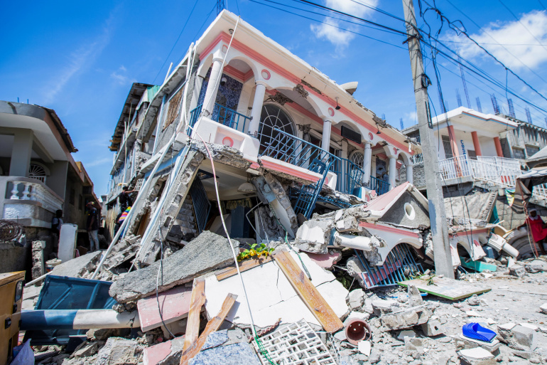 Haiti searches for survivors after quake kills at least 304