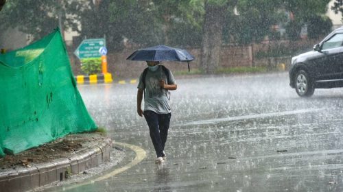 Local and westerly winds cause rain in Valley