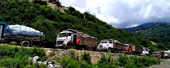 Two-way traffic resumes in Gaindakot-based highway