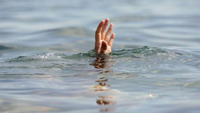 Three children drowned while swimming