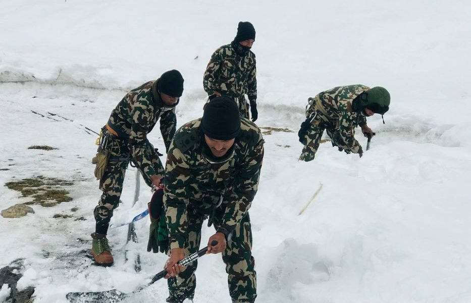 Nepali Army reaches out to Gurja avalanche survivors