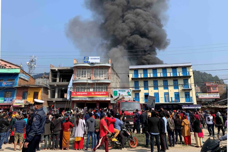 Political parties ask govt to provide relief to Tanahun fire victims