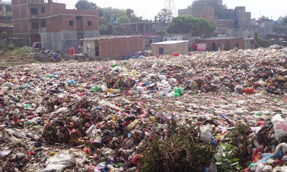 Locals continue to obstruct garbage disposal in Sisadol