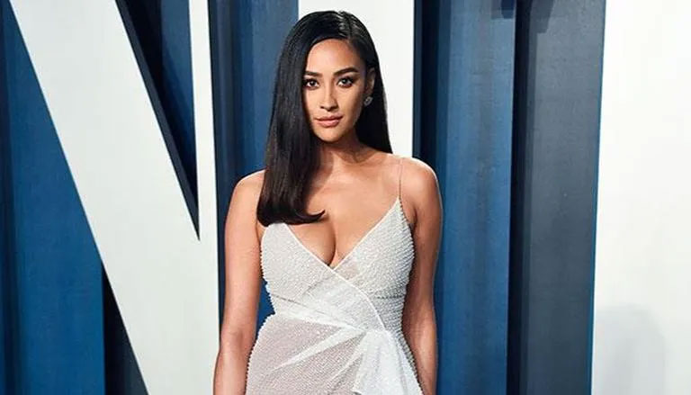 Shay Mitchell, Matte Babel welcome second child