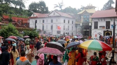First Monday of Shrawan: Devotees flock to Pashupatinath Temple (Photo Feature)